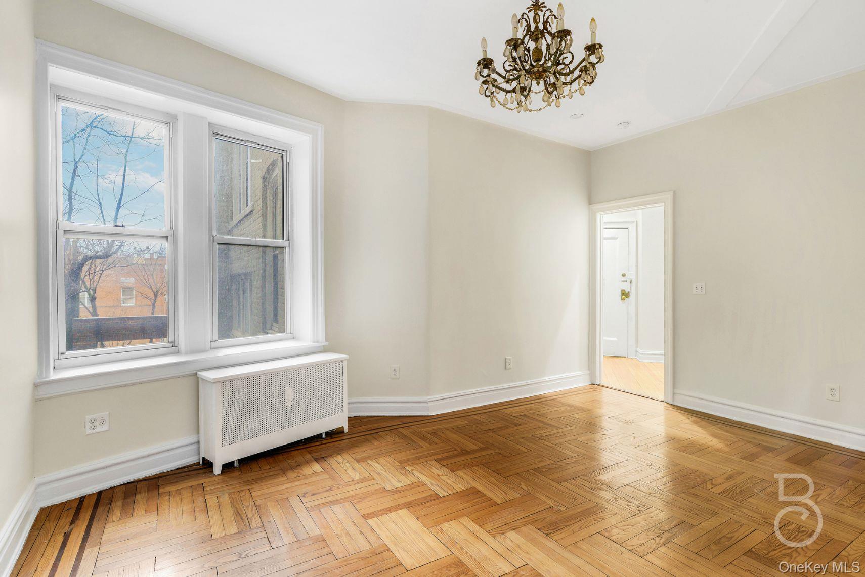 #11 photo, 83-55 Lefferts Boulevard, Куинс ‖ Kew Gardens , NY 11415