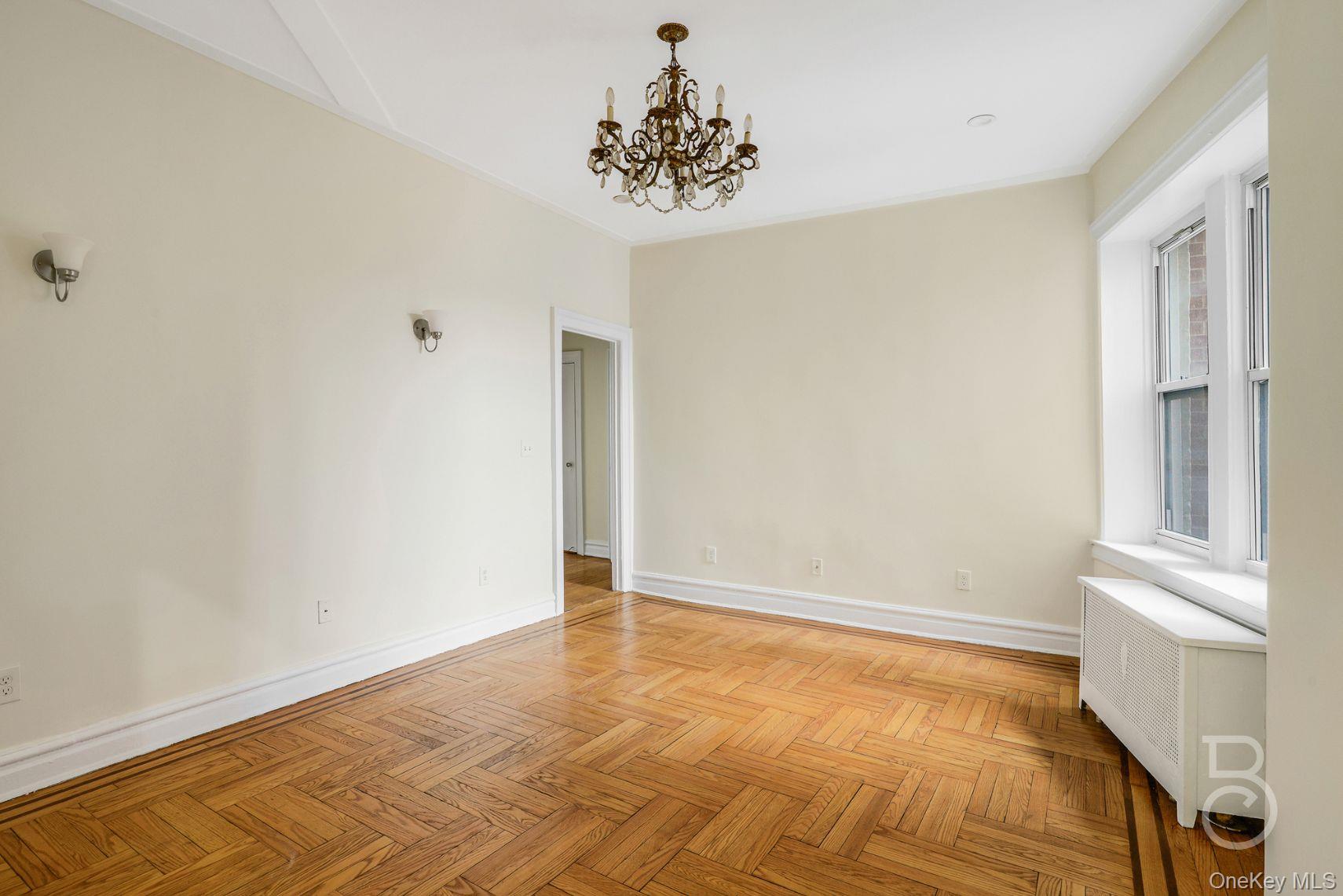 #9 photo, 83-55 Lefferts Boulevard, Куинс ‖ Kew Gardens , NY 11415