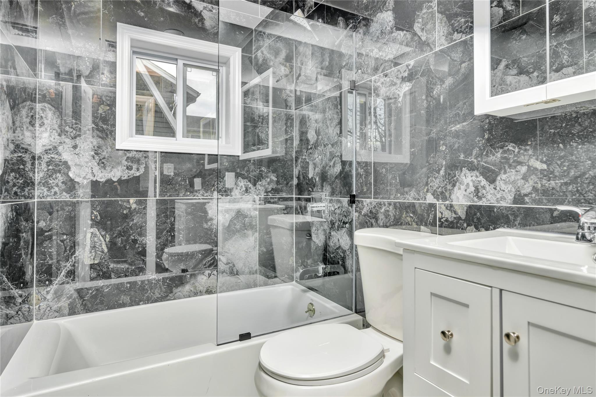 #14 photo, 1811 Bedford Avenue, 長島 Merrick , NY 11566