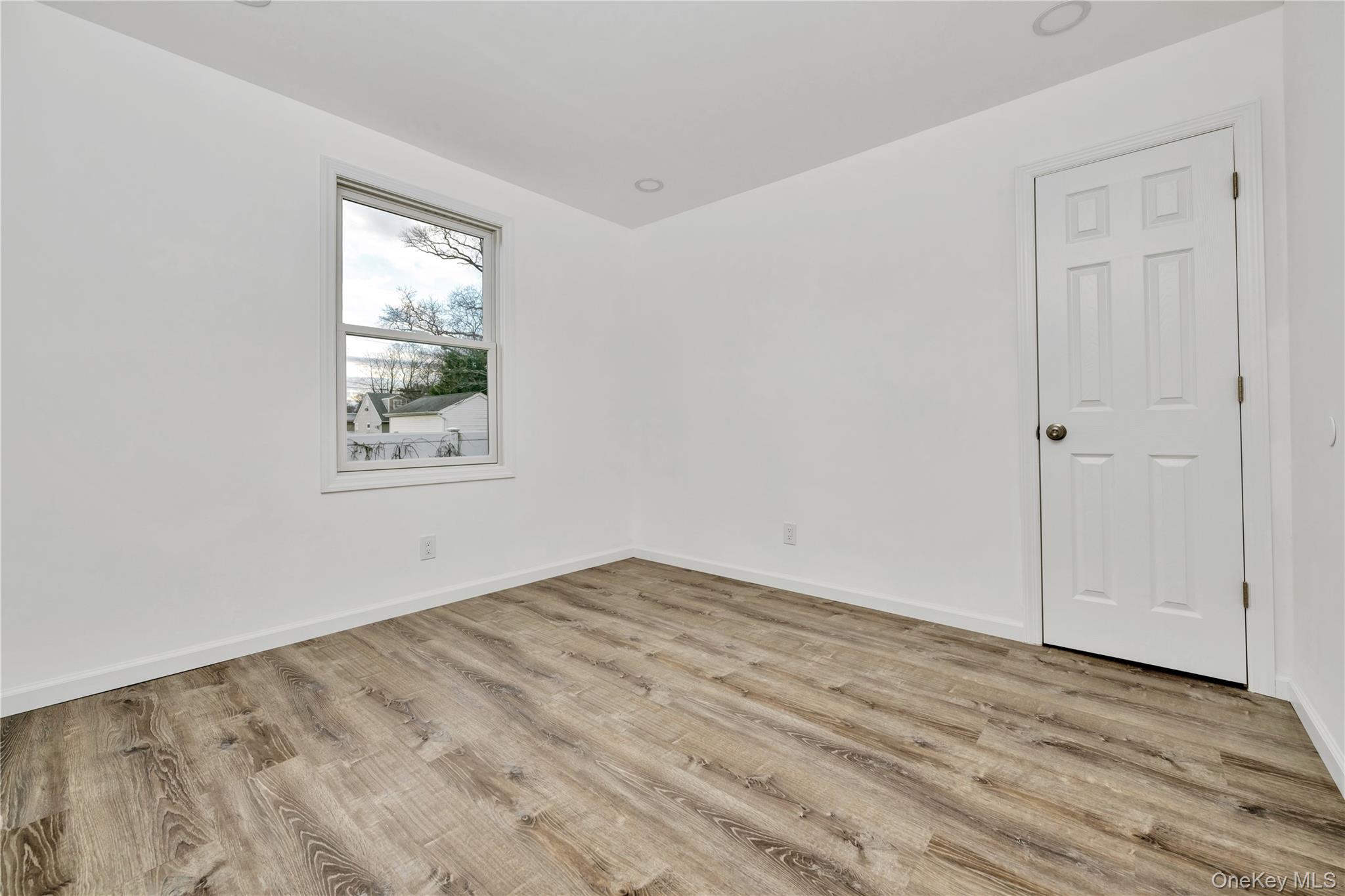 #15 photo, 1811 Bedford Avenue, 長島 Merrick , NY 11566