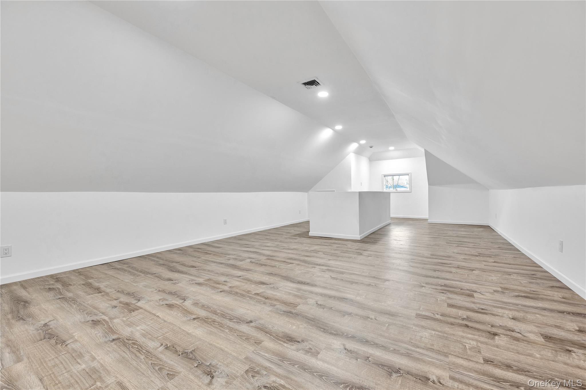 #20 photo, 1811 Bedford Avenue, 長島 Merrick , NY 11566