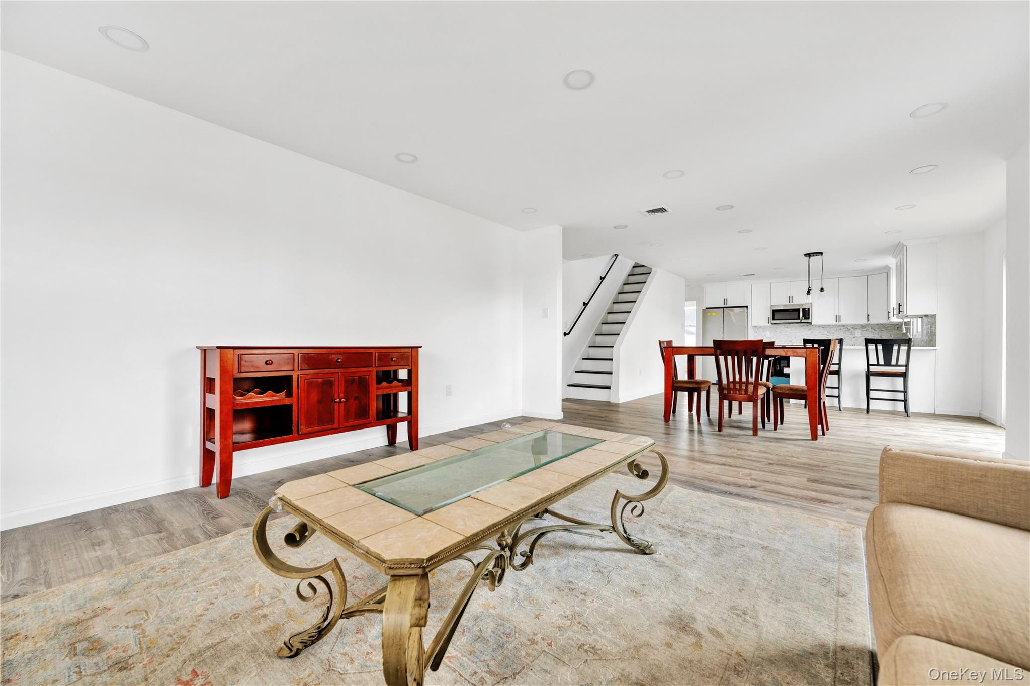 #4 photo, 1811 Bedford Avenue, 長島 Merrick , NY 11566