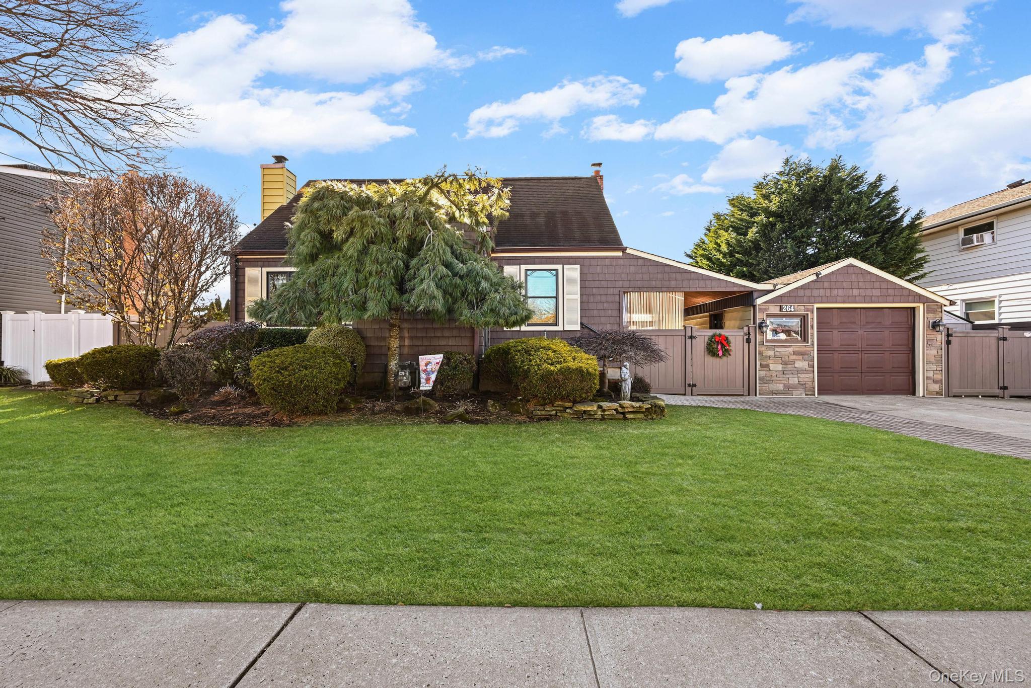 #1 photo, 264 N Delaware Avenue, Нассау ‖ Massapequa , NY 11758