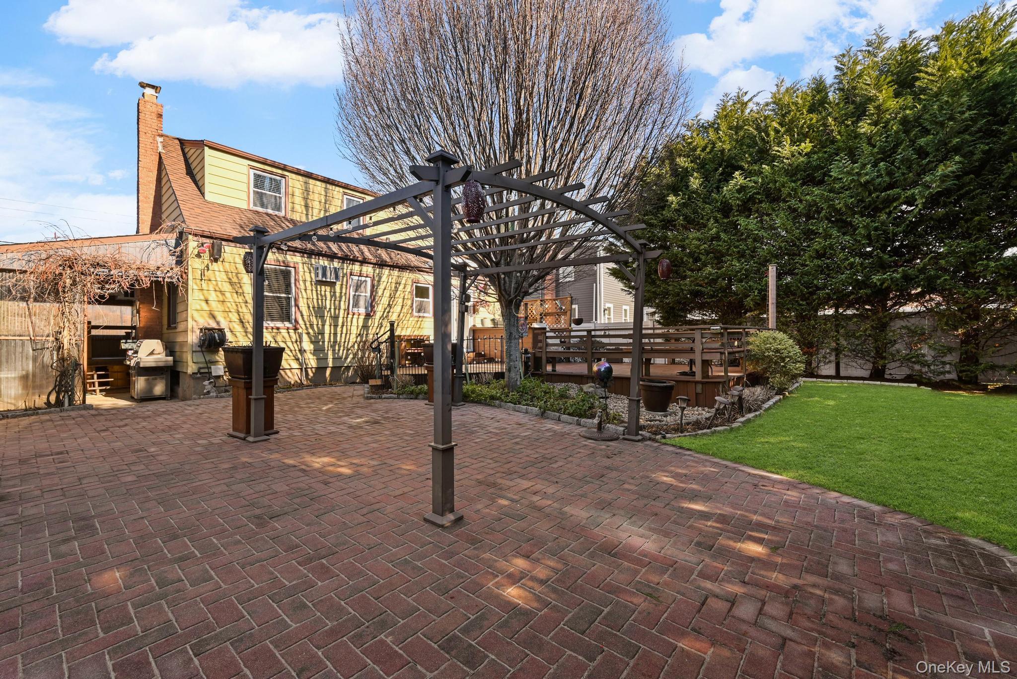 #20 photo, 264 N Delaware Avenue, Нассау ‖ Massapequa , NY 11758