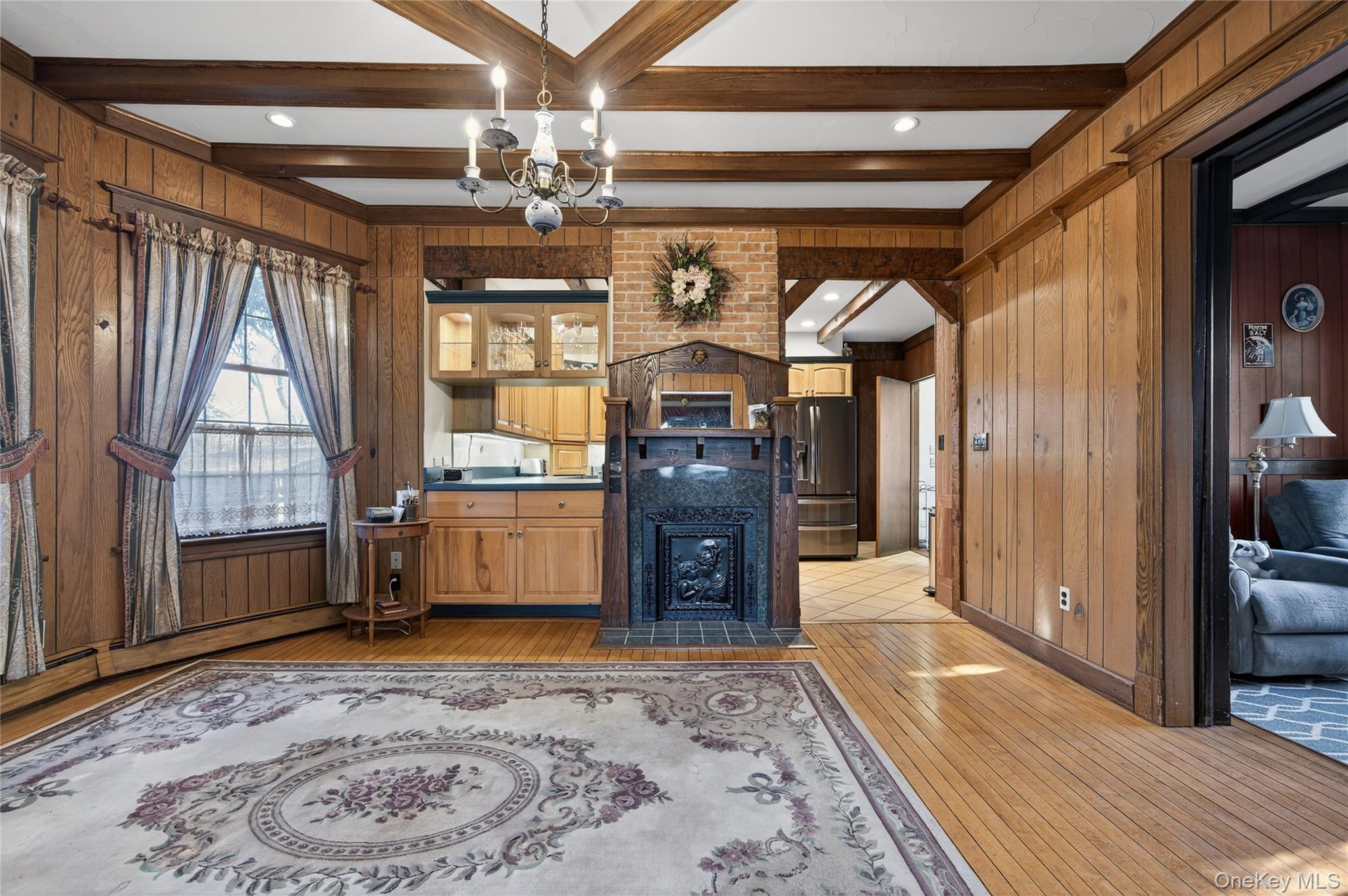 #13 photo, 104 Windsor Avenue, Rockville Centre , NY 11570