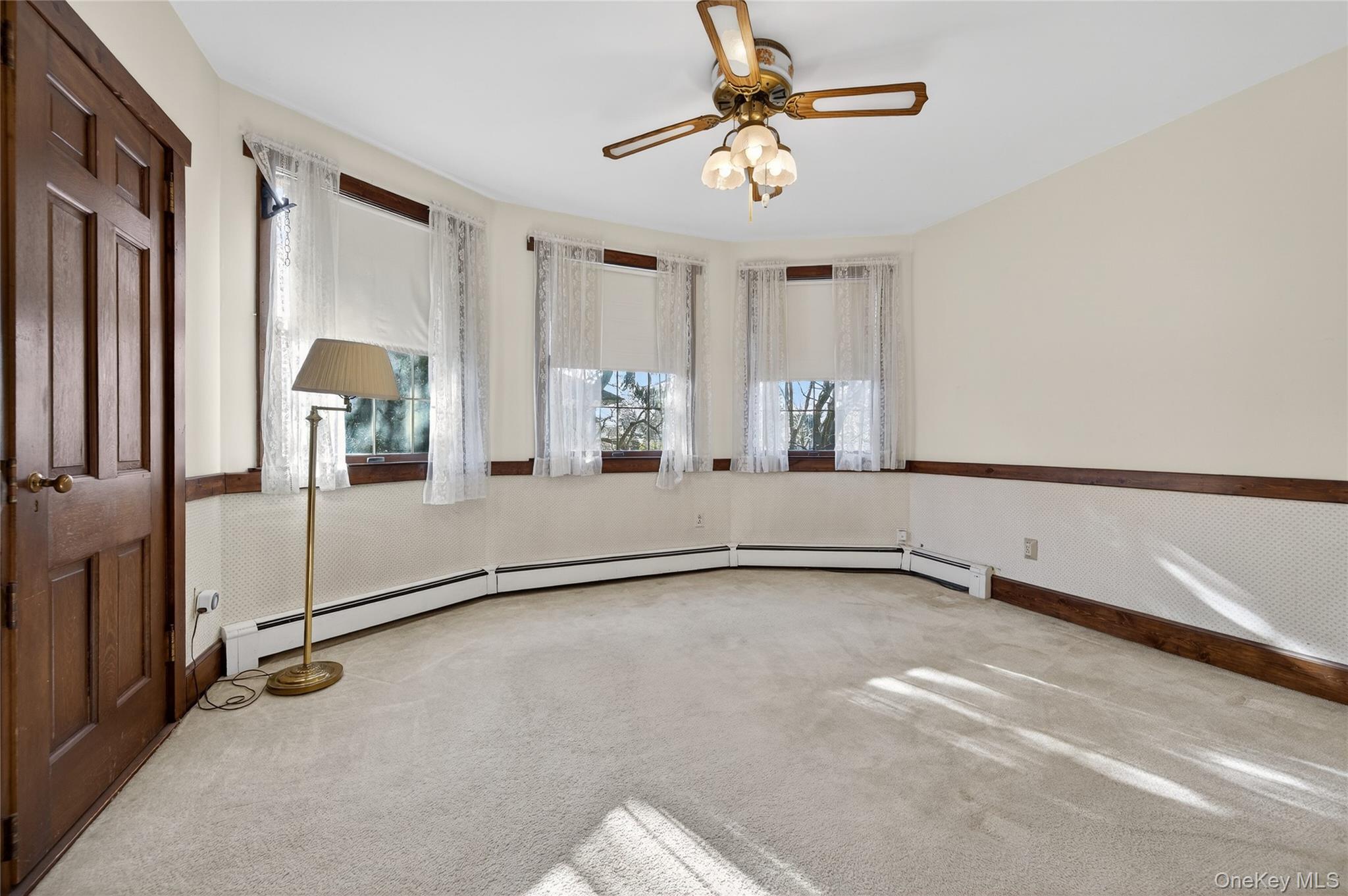 #18 photo, 104 Windsor Avenue, Rockville Centre , NY 11570