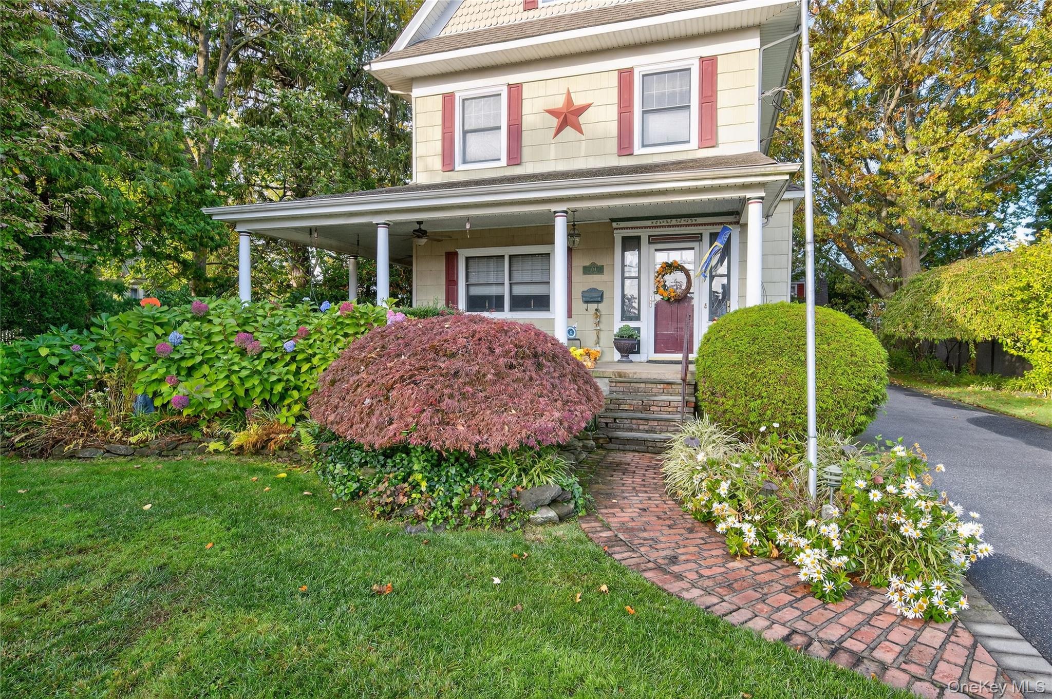 #3 photo, 104 Windsor Avenue, Rockville Centre , NY 11570