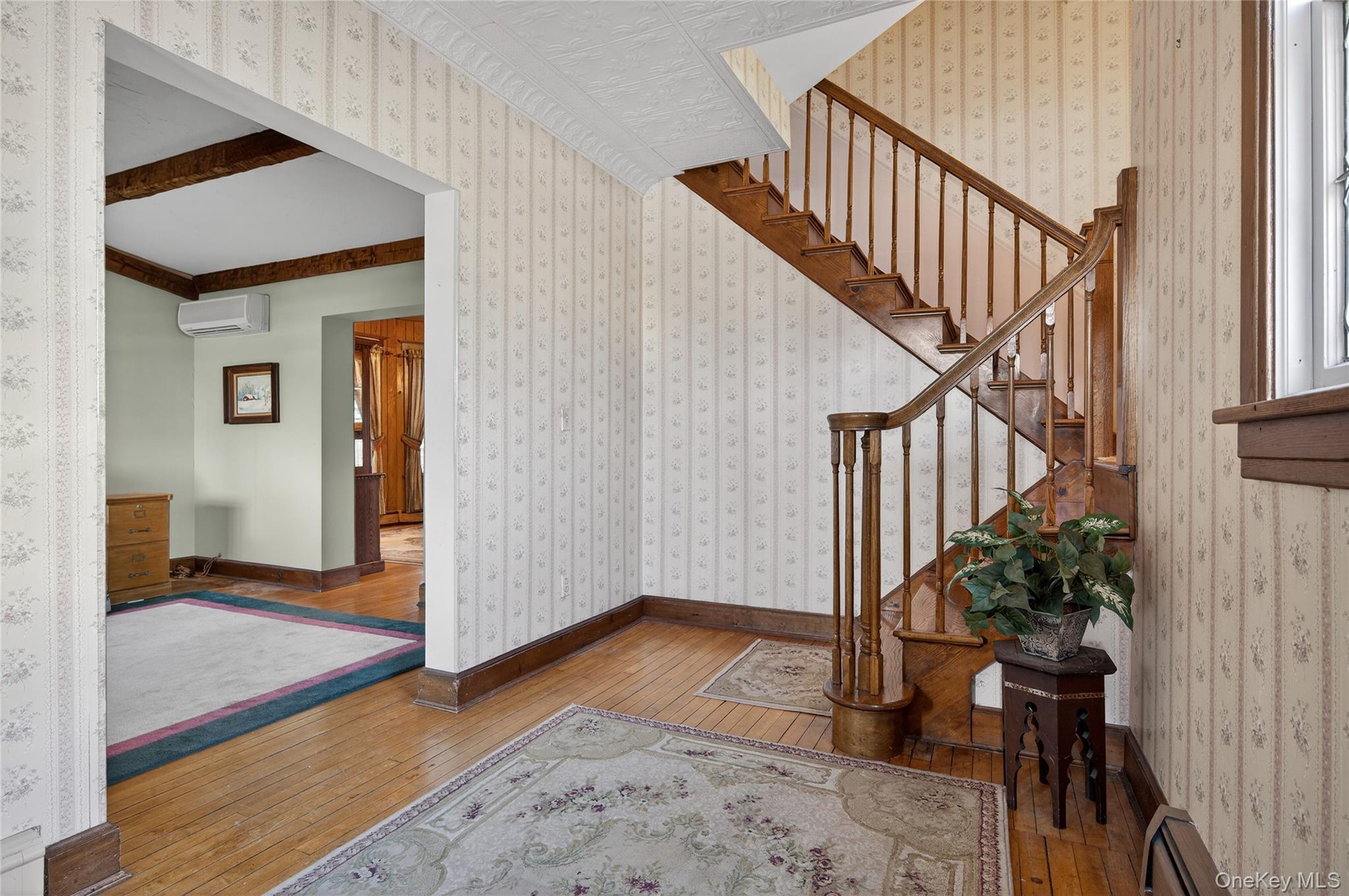 #7 photo, 104 Windsor Avenue, Rockville Centre , NY 11570