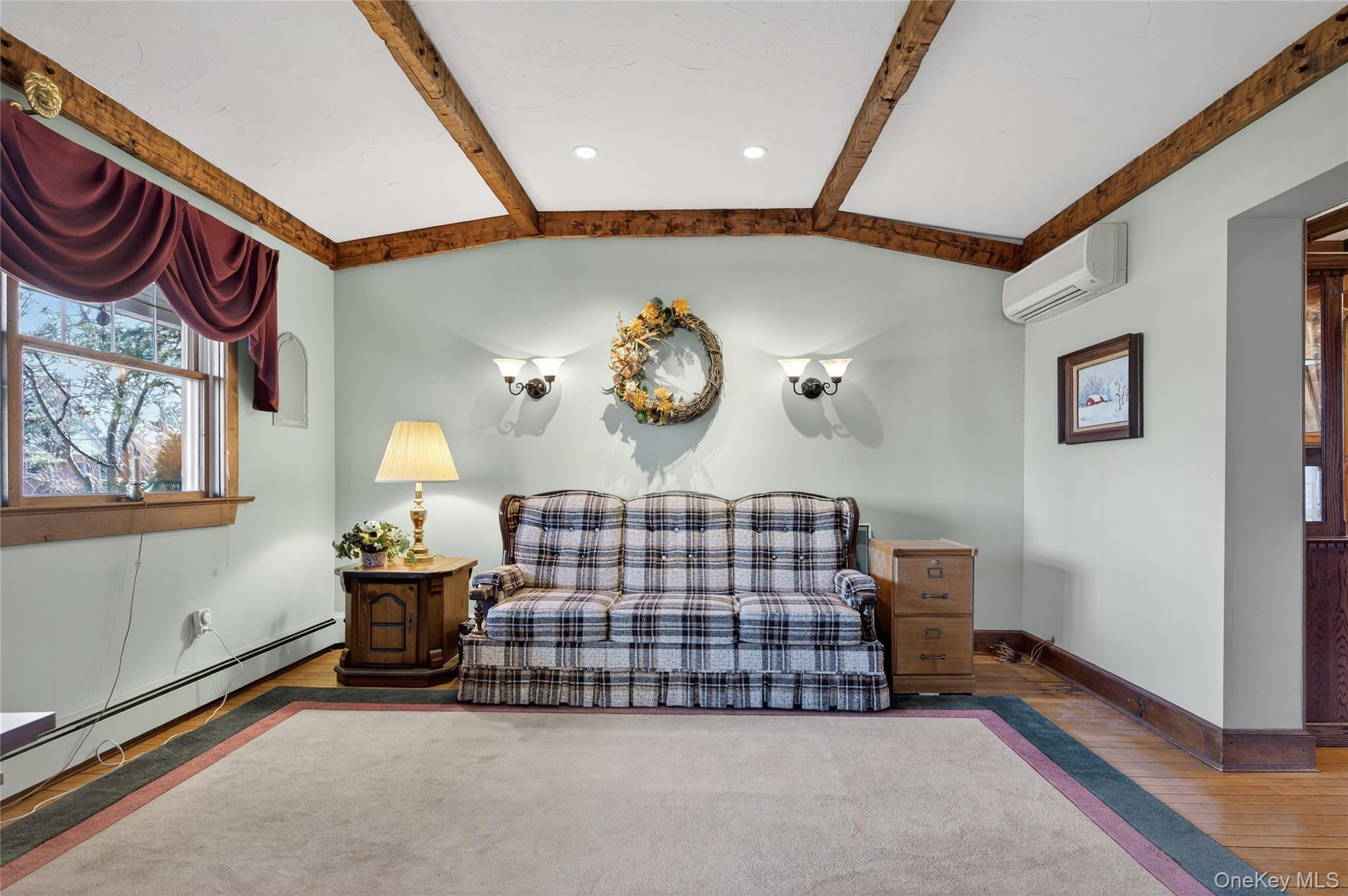 #8 photo, 104 Windsor Avenue, Rockville Centre , NY 11570