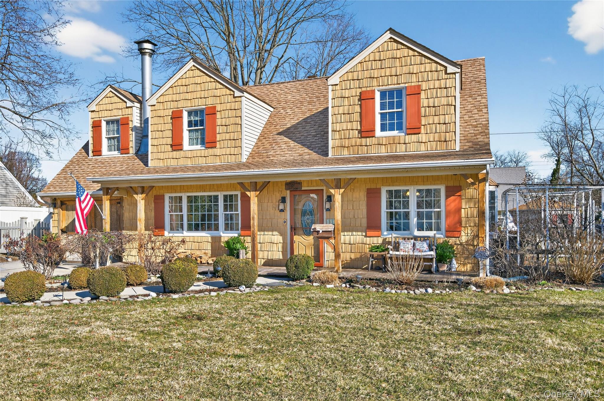 #2 photo, 350 Pin Oak Lane, वेस्टबरी Westbury , NY 11590