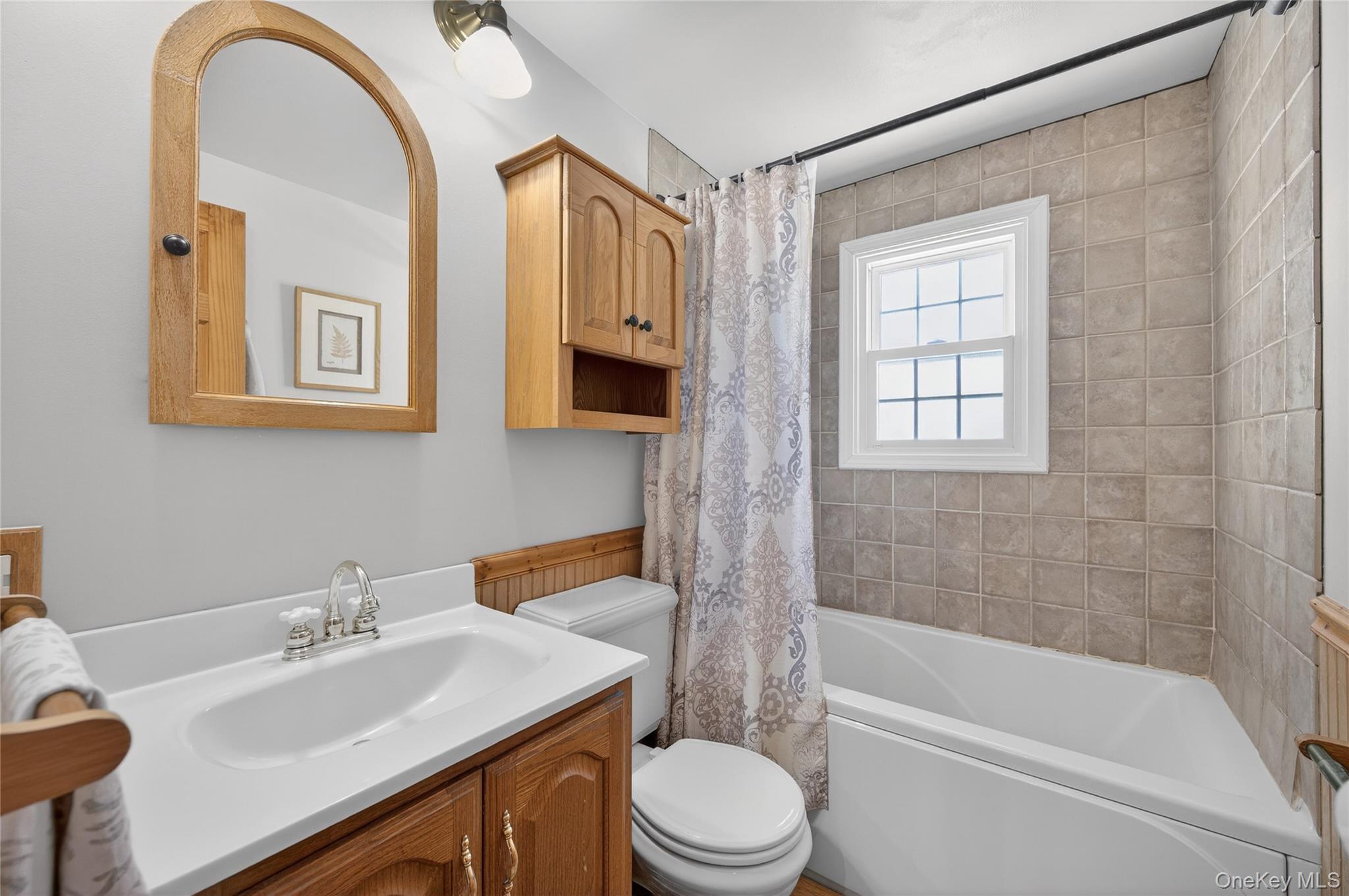 #20 photo, 350 Pin Oak Lane, वेस्टबरी Westbury , NY 11590