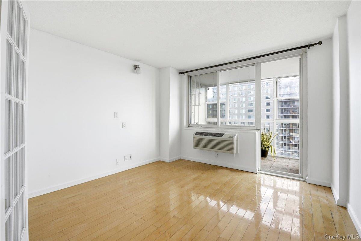 #13 photo, 118-17 Union Tpke, Forest Hills , NY 11375