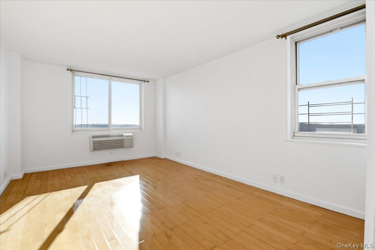 #16 photo, 118-17 Union Tpke, Forest Hills , NY 11375