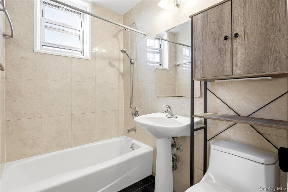 #19 photo, 118-17 Union Tpke, Forest Hills , NY 11375