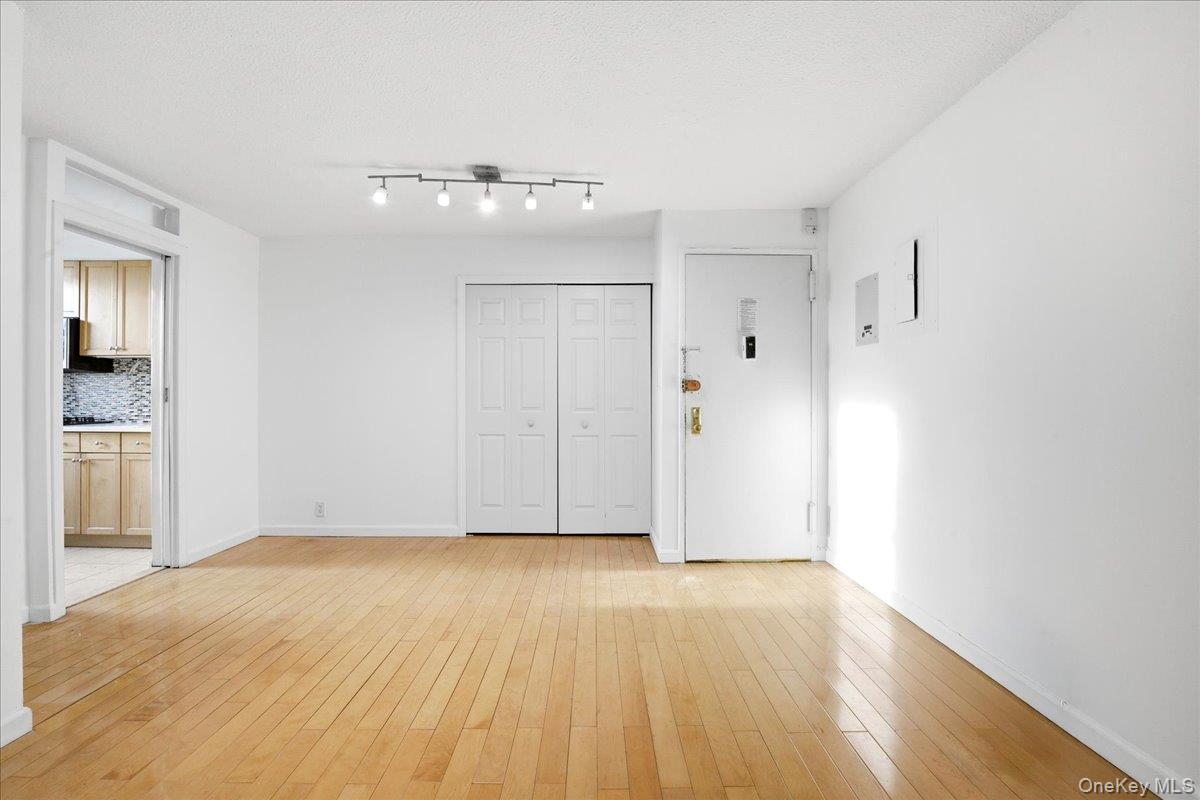 #6 photo, 118-17 Union Tpke, Forest Hills , NY 11375