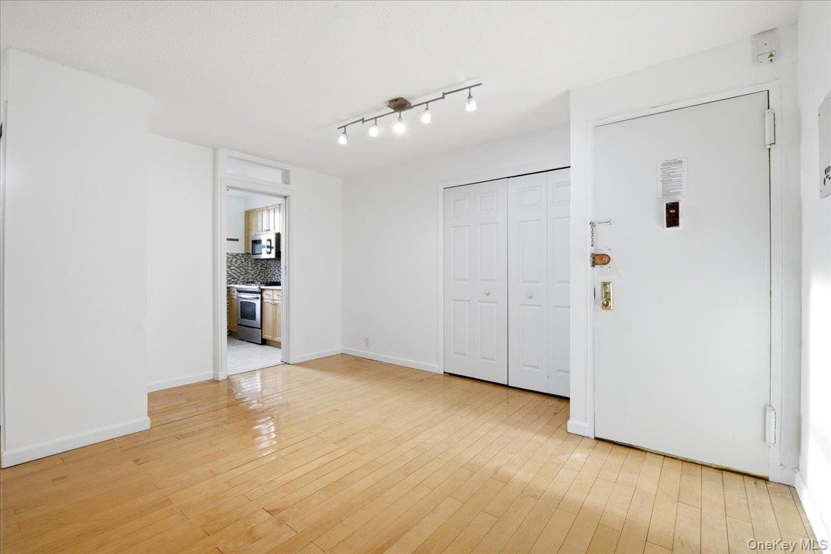 #7 photo, 118-17 Union Tpke, Forest Hills , NY 11375