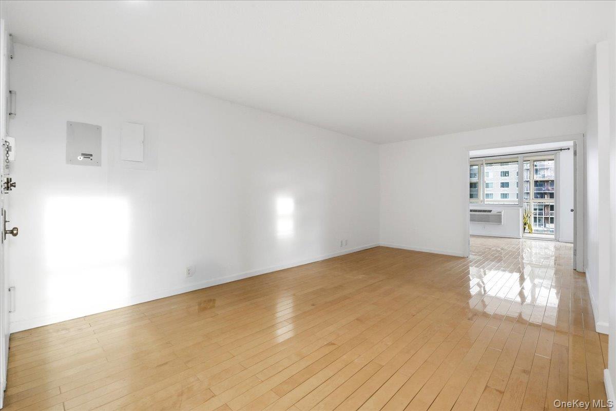 #9 photo, 118-17 Union Tpke, Forest Hills , NY 11375