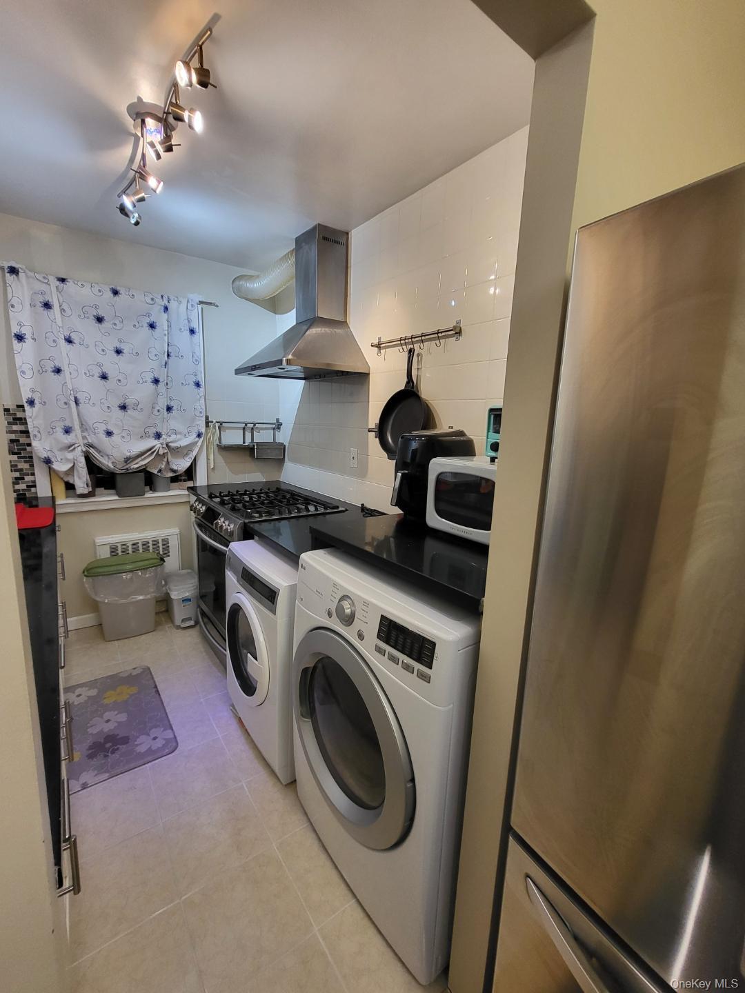 #2 photo, 17-52 166th, Whitestone , NY 11357