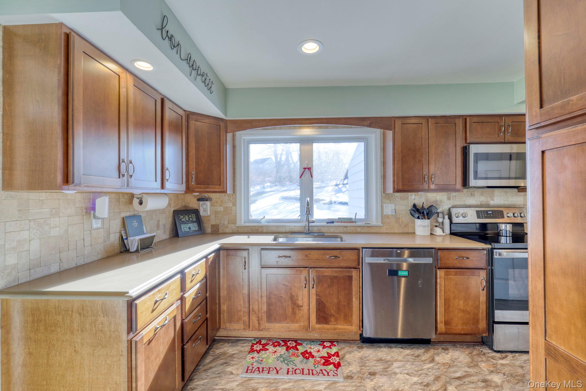 #3 photo, 210 Overlook Road, Poughkeepsie , NY 12603