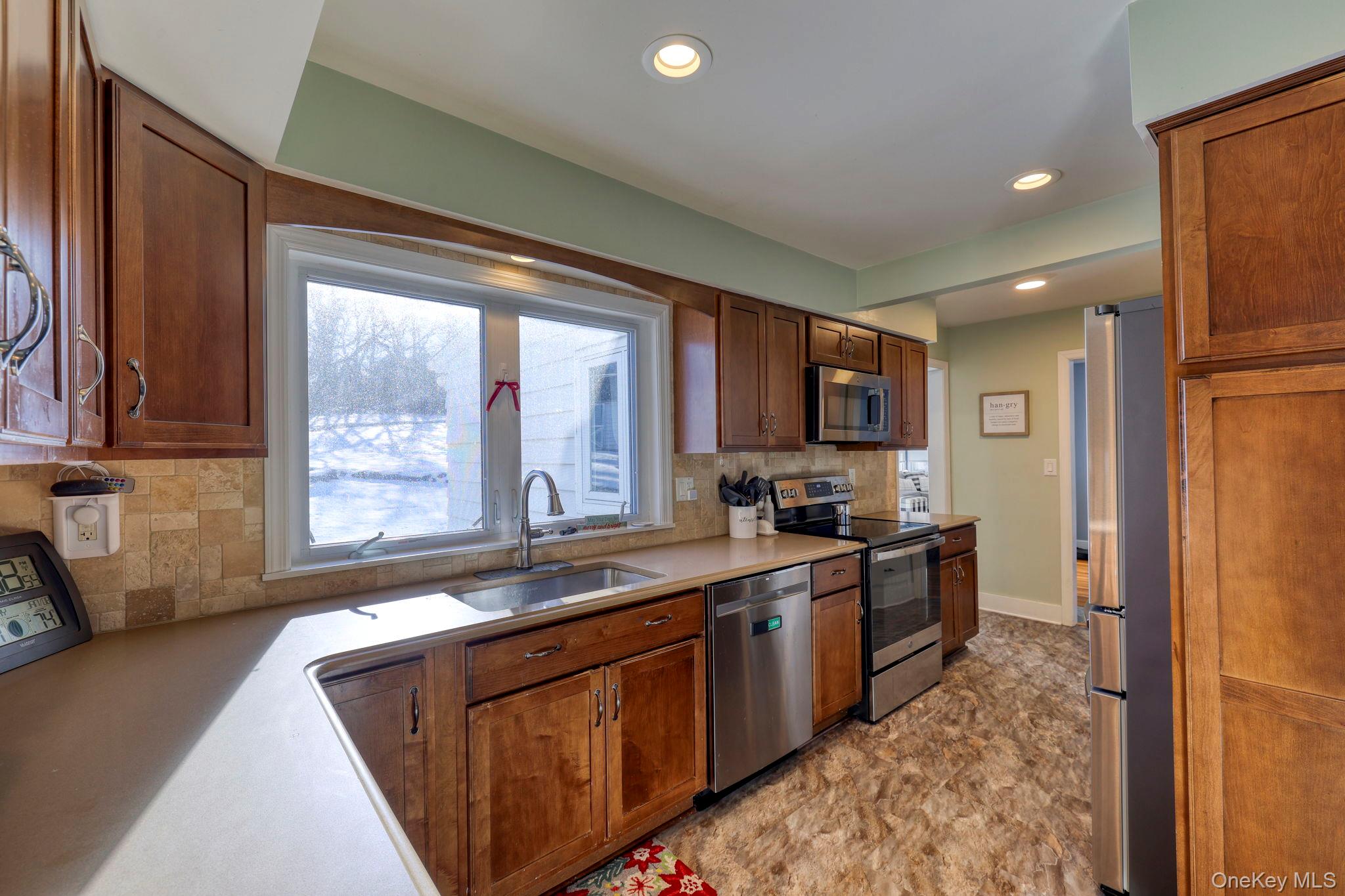 #4 photo, 210 Overlook Road, Poughkeepsie , NY 12603