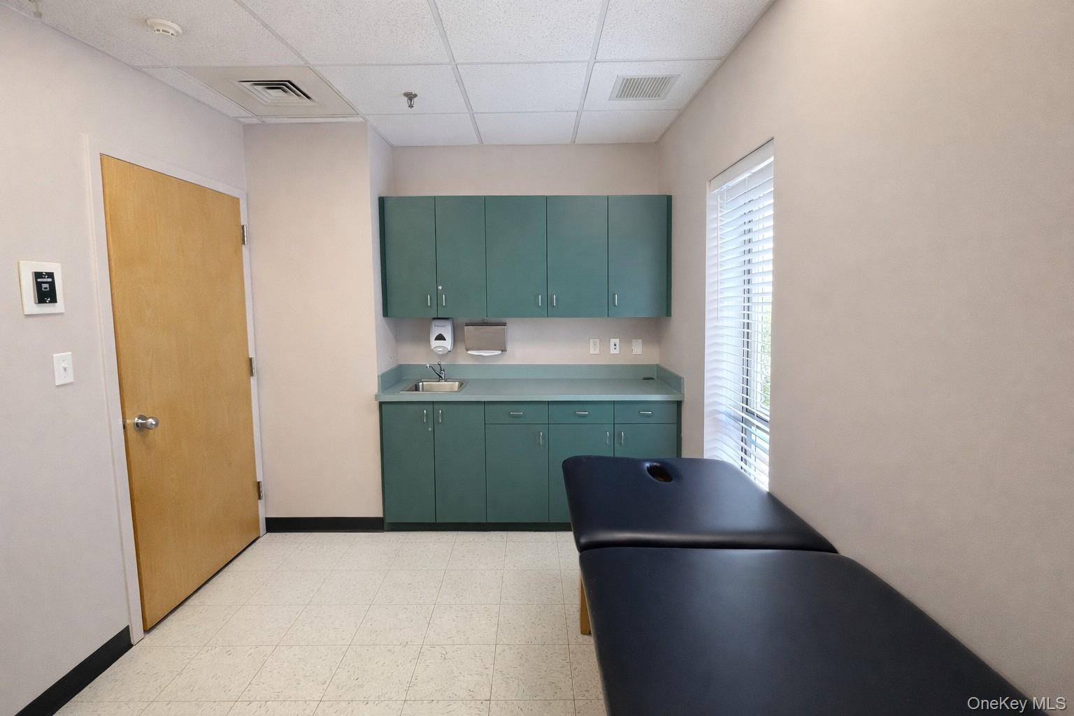 #4 photo, 20 Beacon Hill Drive, Yonkers , NY 10522