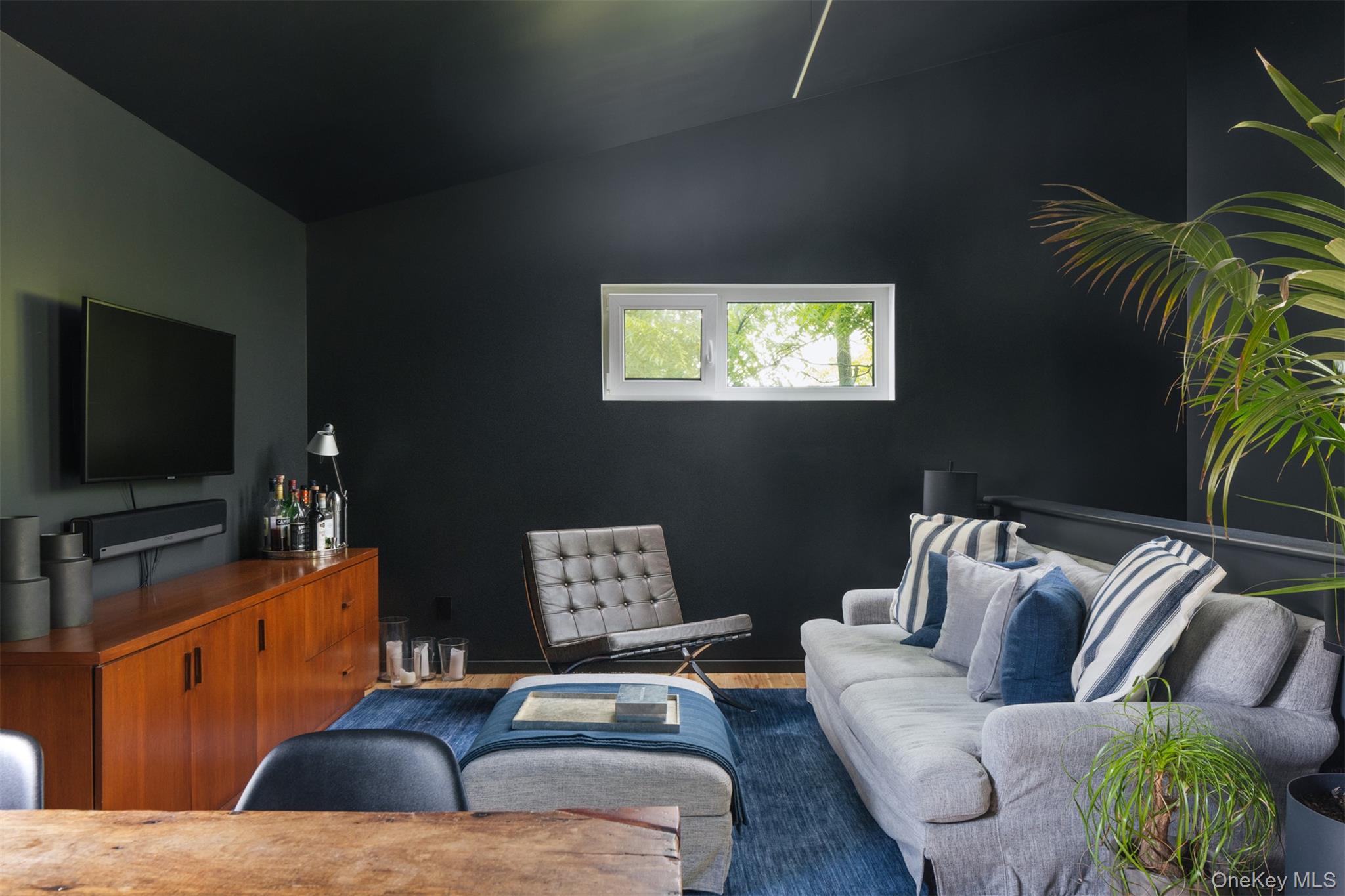 #8 photo, 402 Washington Street, Hudson , NY 12534