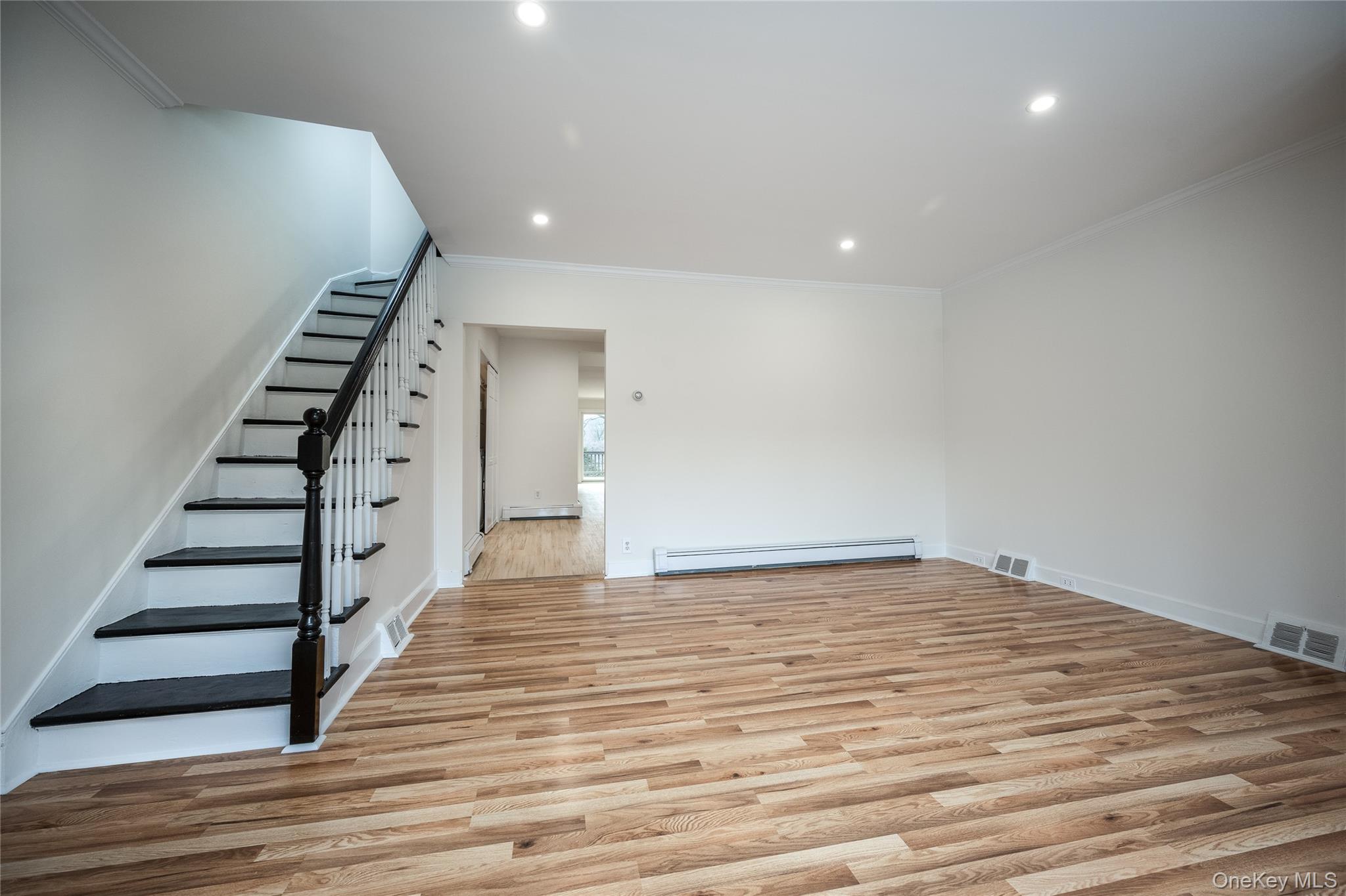 #6 photo, 14 Deane Place, Larchmont , NY 10538