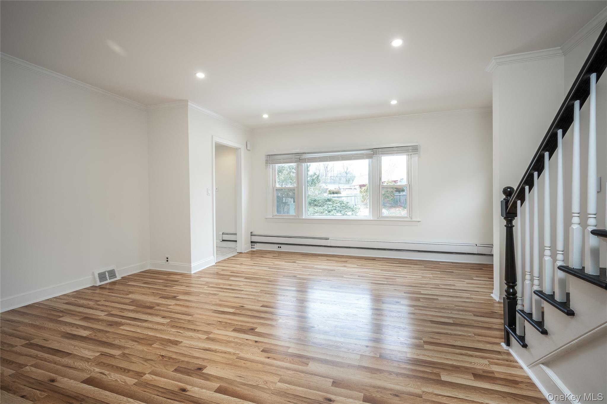 #8 photo, 14 Deane Place, Larchmont , NY 10538