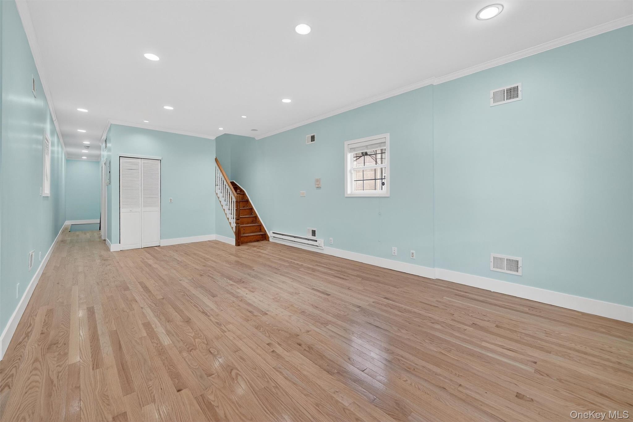 #5 photo, 636 Throggs Neck Expressway, Bronx , NY 10465