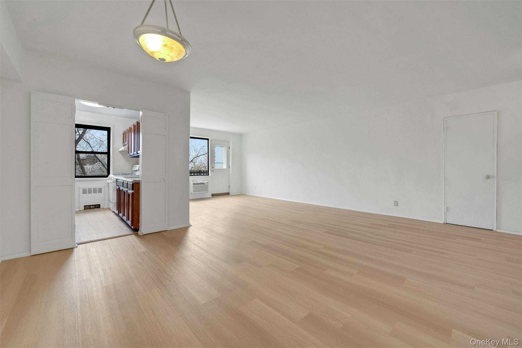 #4 photo, 620 Pelham Road, New Rochelle , NY 10805