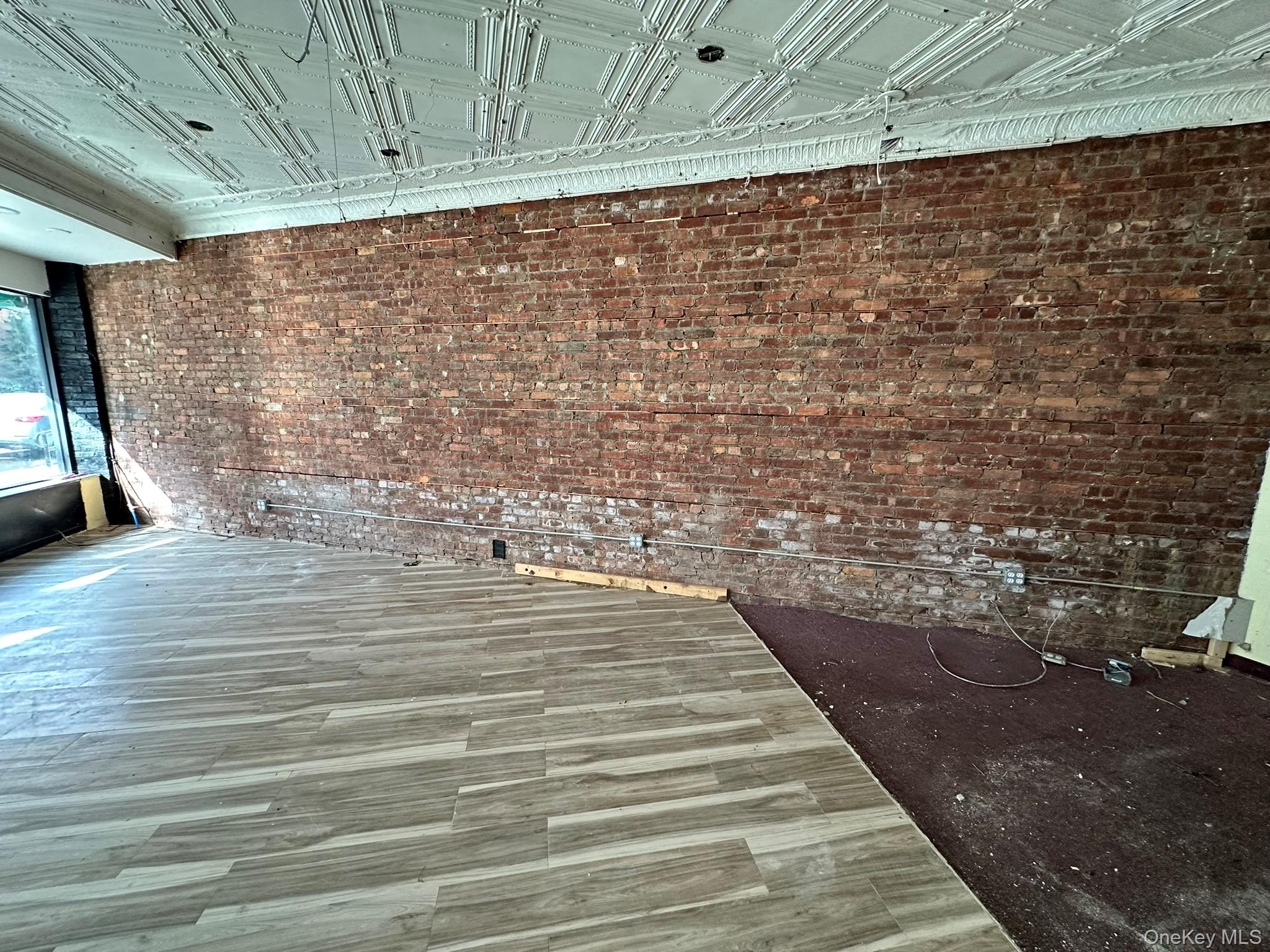 #4 photo, 44-29 Douglaston Parkway, Douglaston , NY 11363