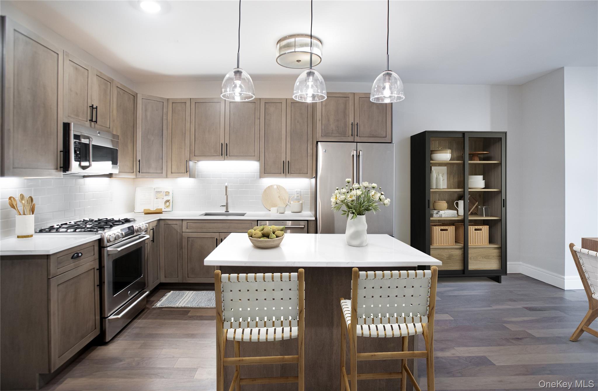 #3 photo, 990 Corporate Drive, Westbury , NY 11590