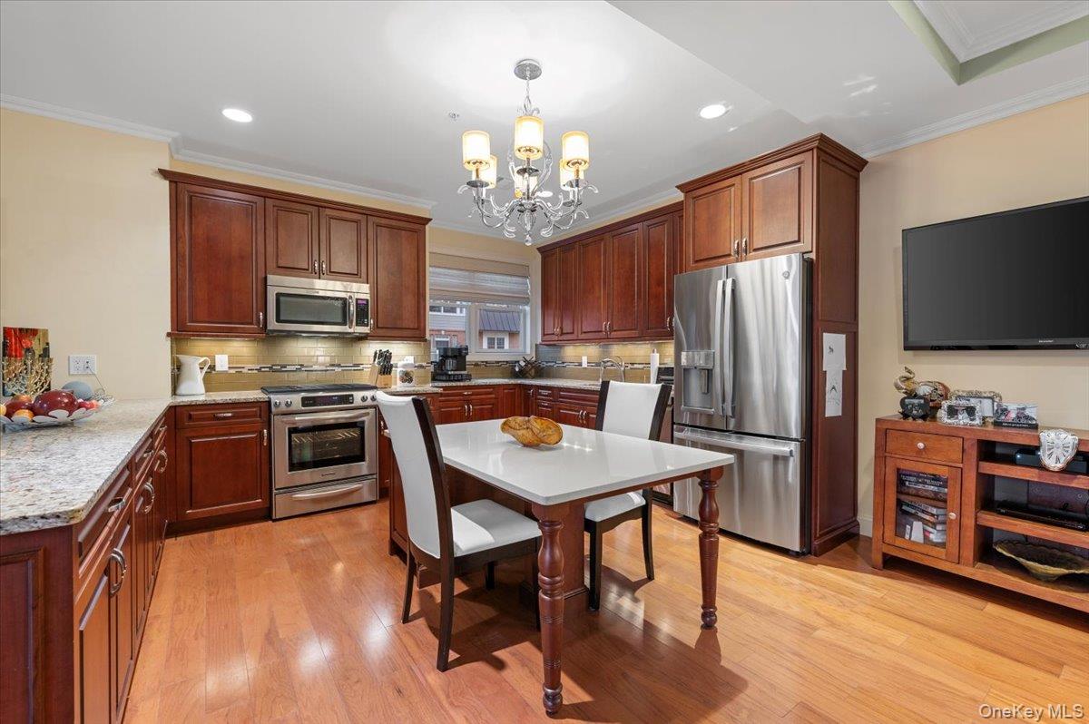 #5 photo, 365 Trotting Lane, ناسو Westbury , NY 11590