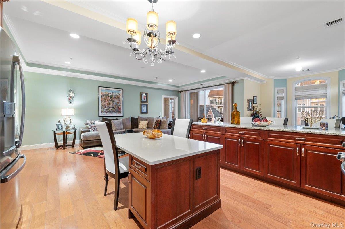 #9 photo, 365 Trotting Lane, ناسو Westbury , NY 11590