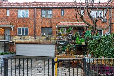 #1 photo, 3550 84th Street, קווינס Jackson Heights , NY 11372