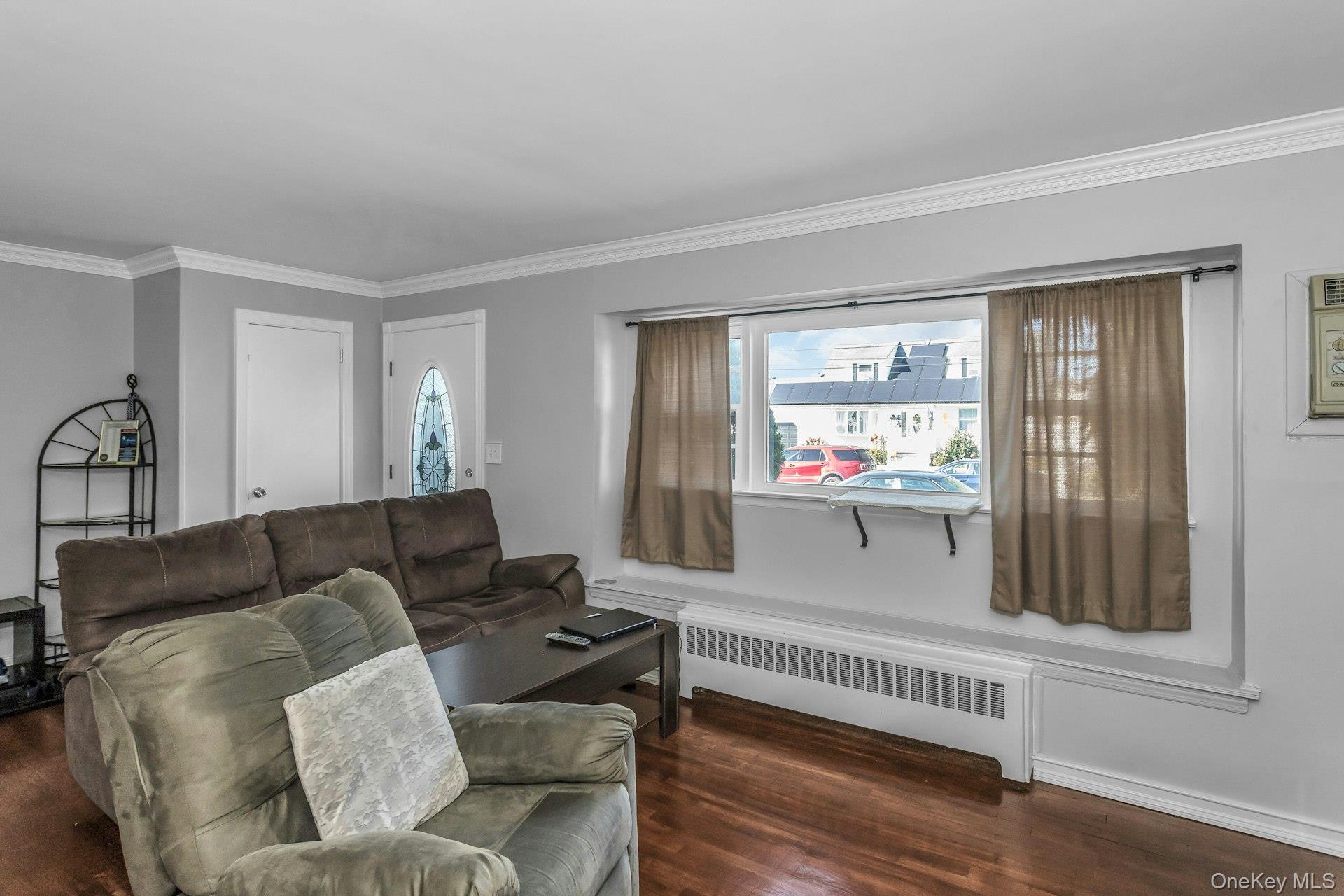 #2 photo, 17 Linwood Place, नासाउ काउंटी Massapequa Park , NY 11762