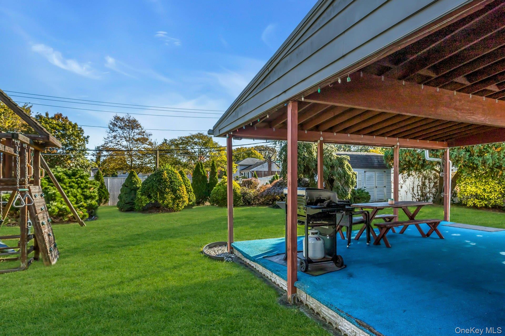 #20 photo, 17 Linwood Place, नासाउ काउंटी Massapequa Park , NY 11762