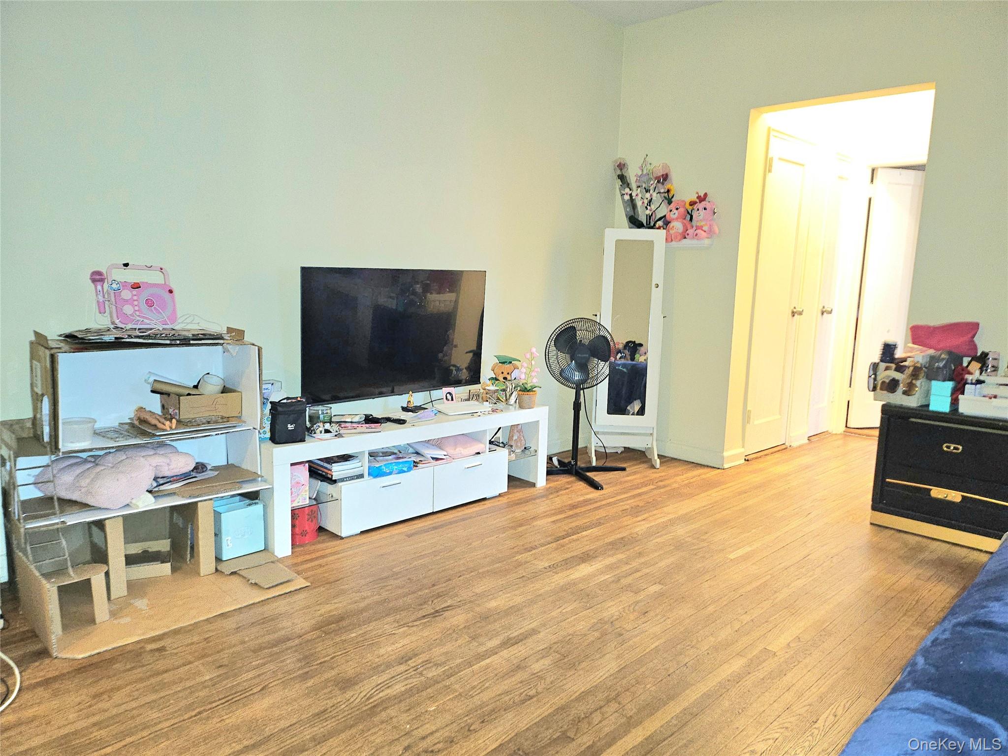 #14 photo, 112-25 34 Avenue, Corona , NY 11368