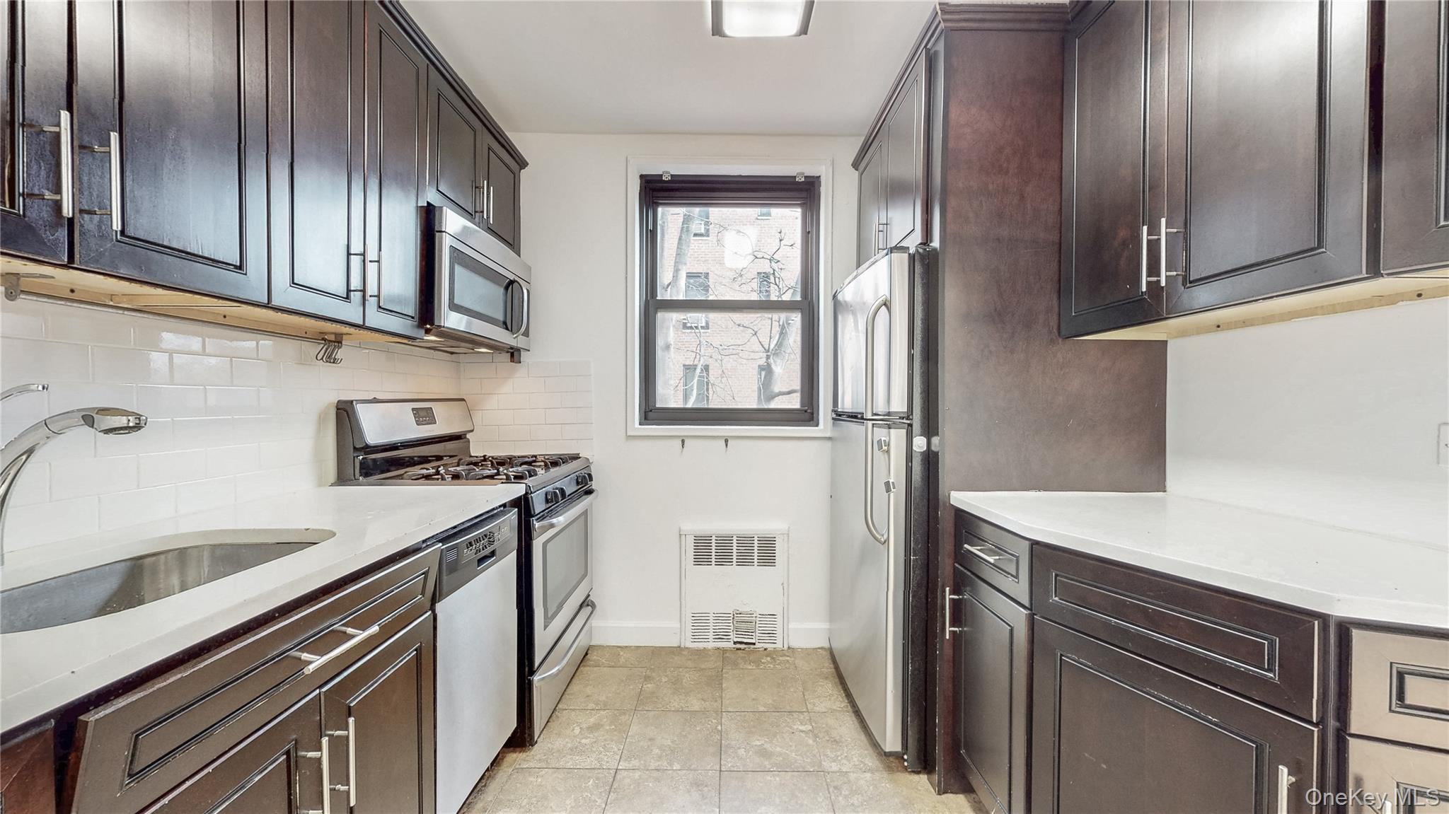 #13 photo, 139-15 83rd Avenue, कुईंस Briarwood , NY 11435