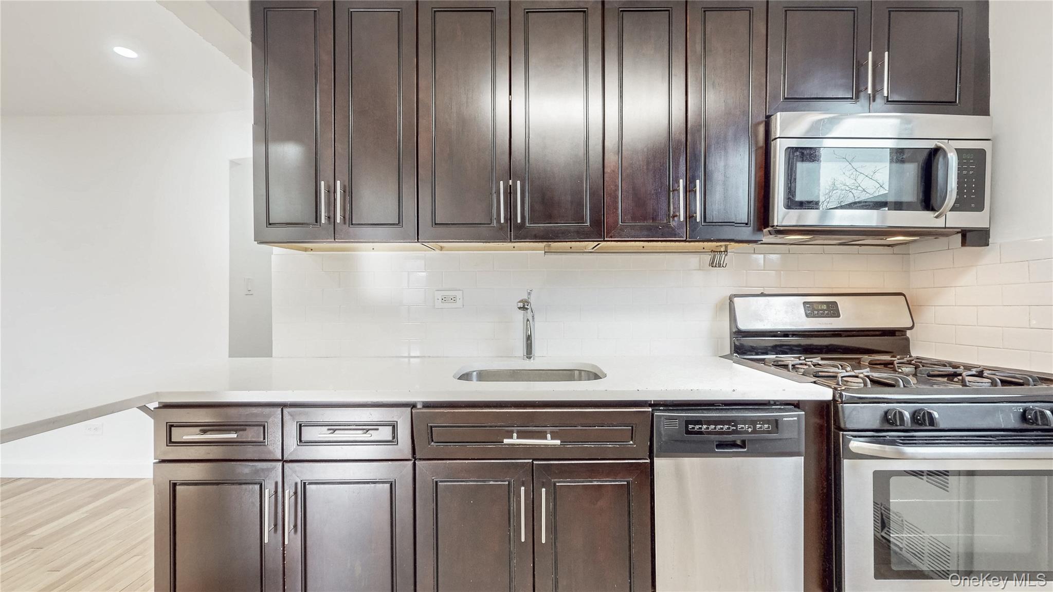 #14 photo, 139-15 83rd Avenue, कुईंस Briarwood , NY 11435