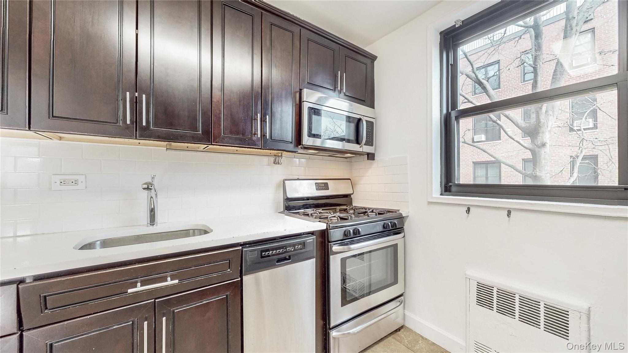 #15 photo, 139-15 83rd Avenue, कुईंस Briarwood , NY 11435