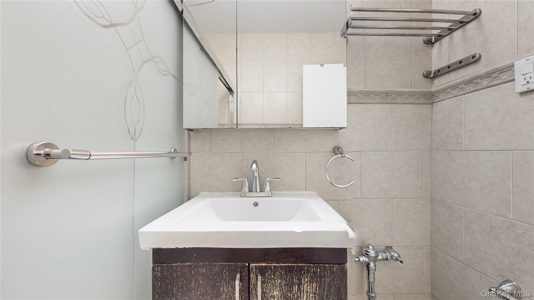 #17 photo, 139-15 83rd Avenue, कुईंस Briarwood , NY 11435