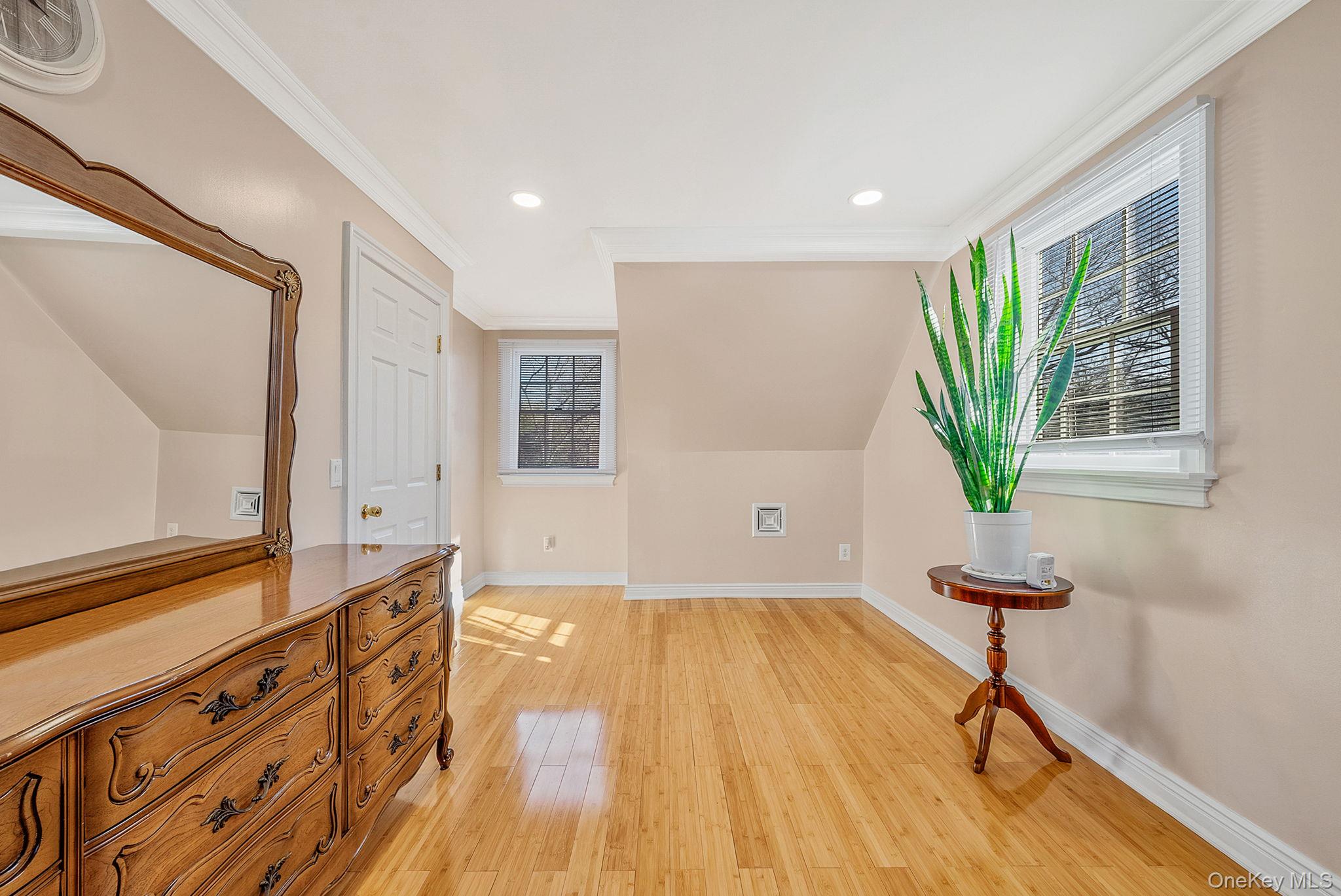 #14 photo, 20 Howe Road, سوفولك Coram , NY 11727