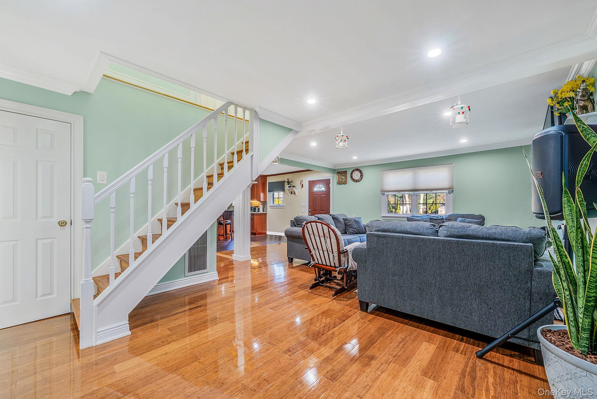 #6 photo, 20 Howe Road, سوفولك Coram , NY 11727