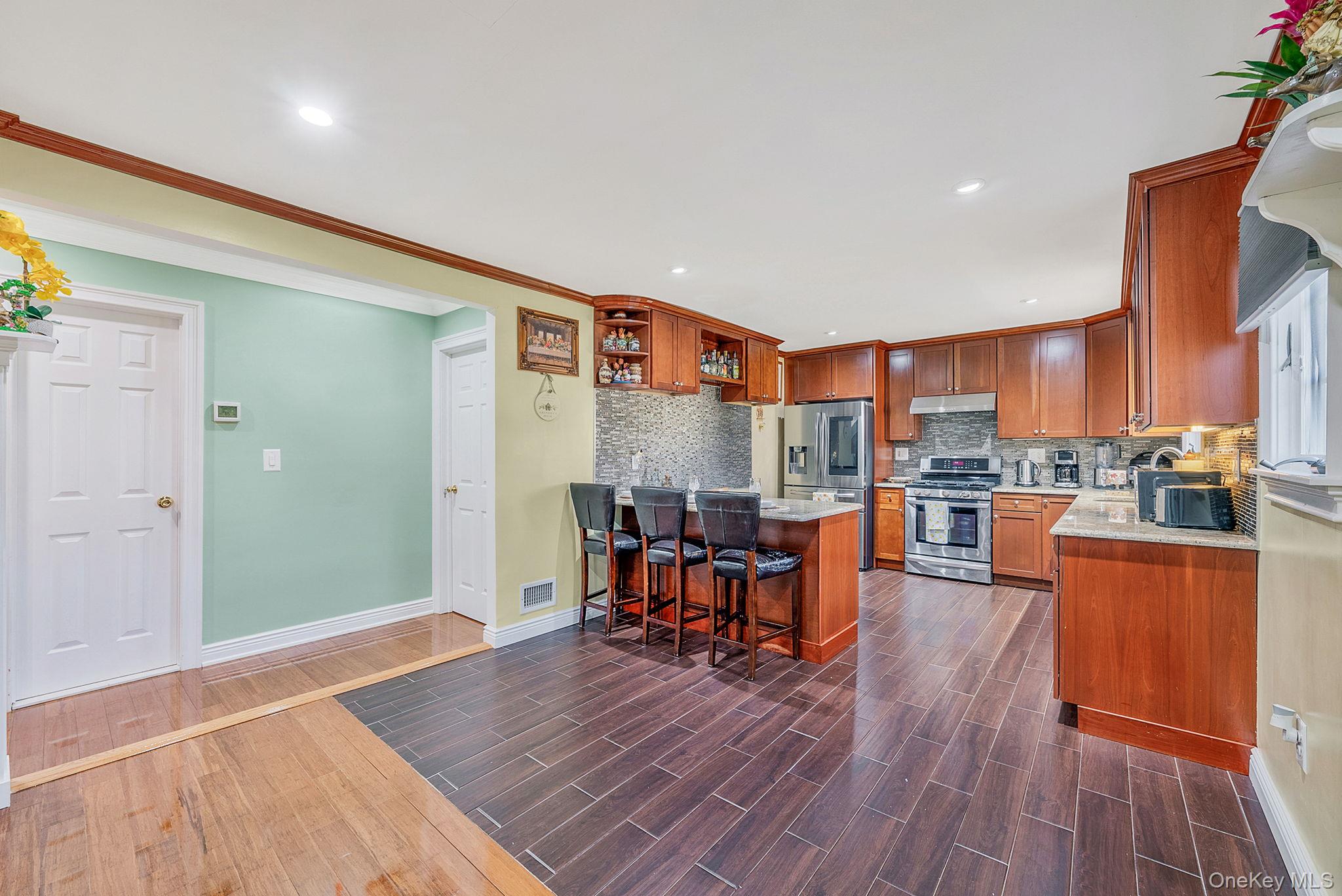 #7 photo, 20 Howe Road, سوفولك Coram , NY 11727