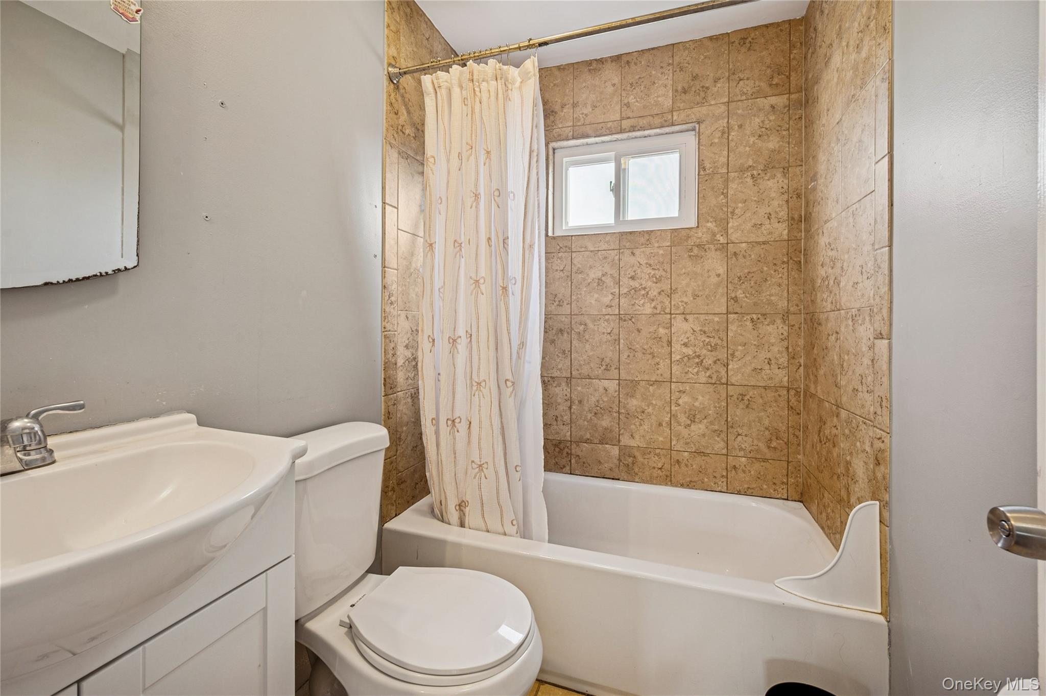 #19 photo, 603 Doane Avenue, Bellport , NY 11713