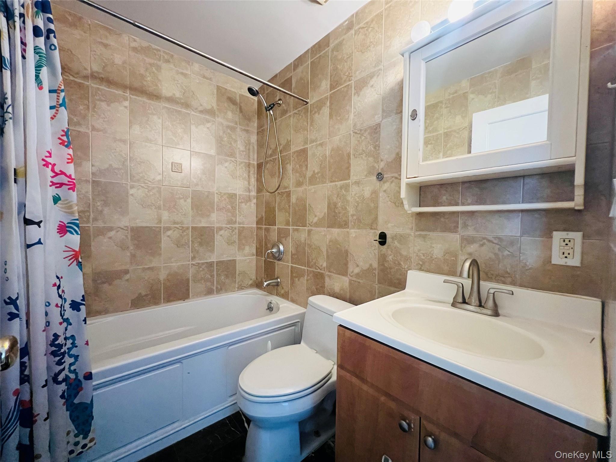 #10 photo, 3138 137th Street, Flushing , NY 11354