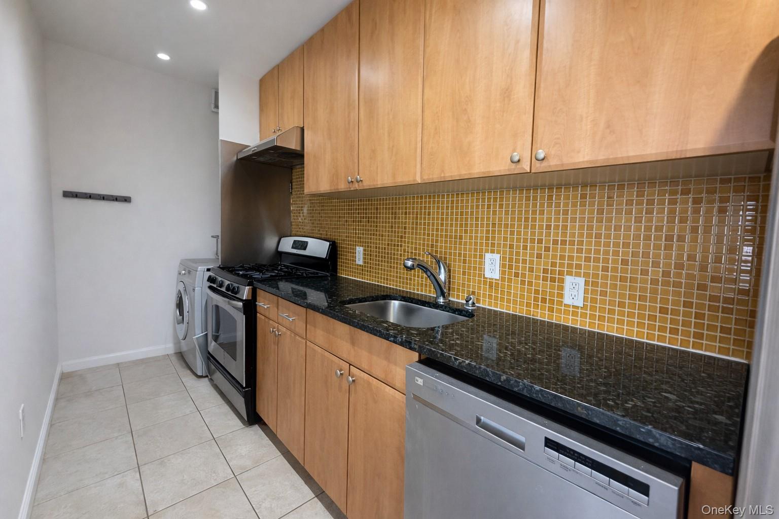 #8 photo, 3138 137th Street, Flushing , NY 11354