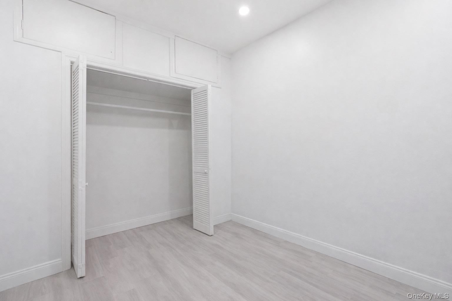 #17 photo, 6089 54th Street, كوينز Maspeth , NY 11378