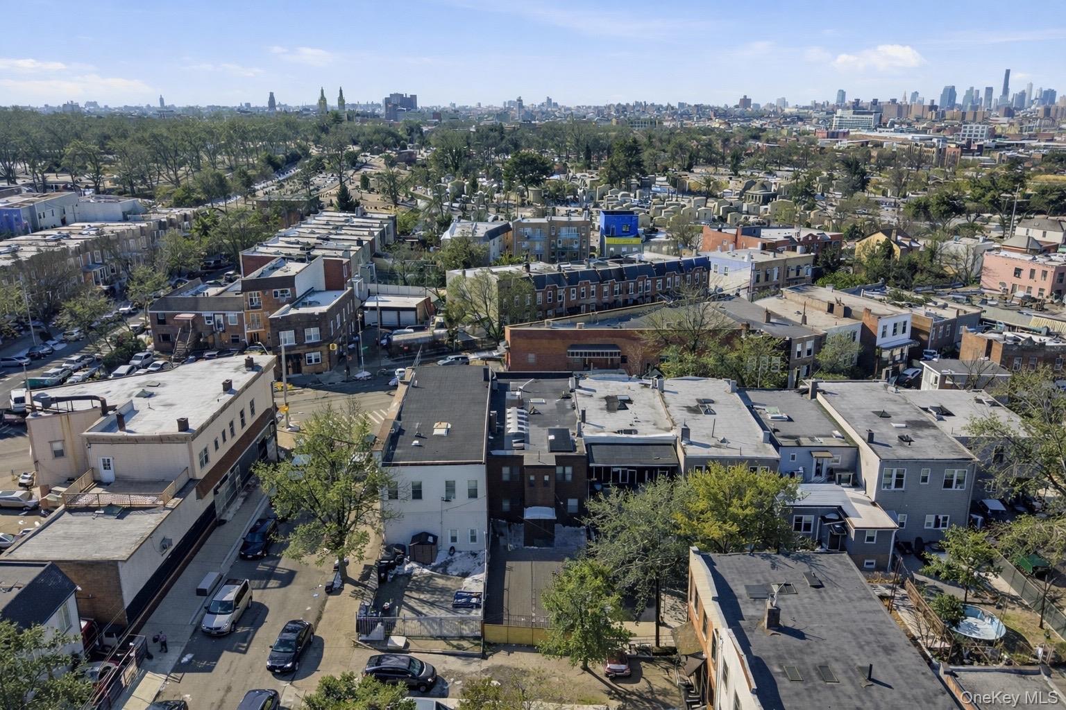 #6 photo, 6089 54th Street, كوينز Maspeth , NY 11378